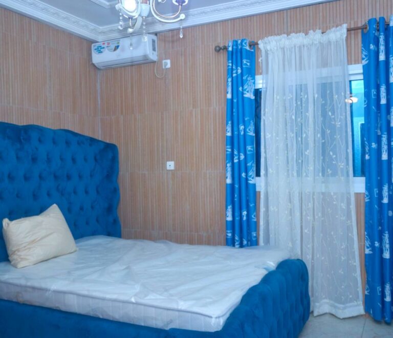 Bed Room